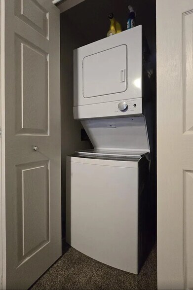 Building Photo - 31 Coventry Ln