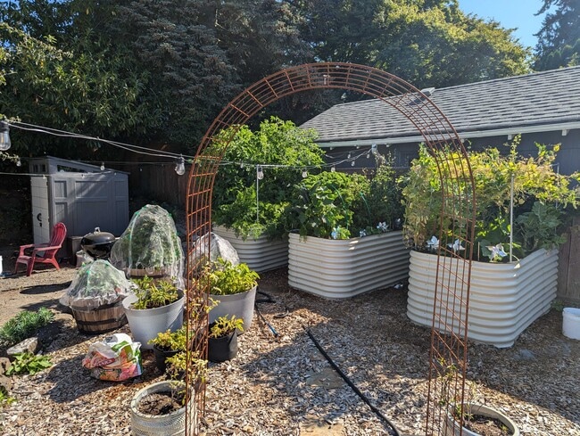 Building Photo - 3730 SW Austin St