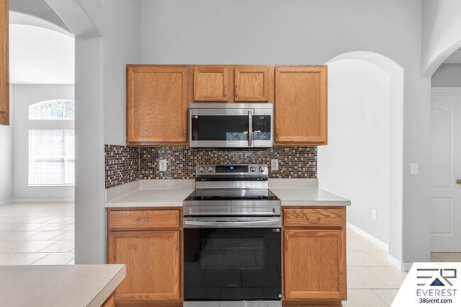 Building Photo - 7 Undermount Path E