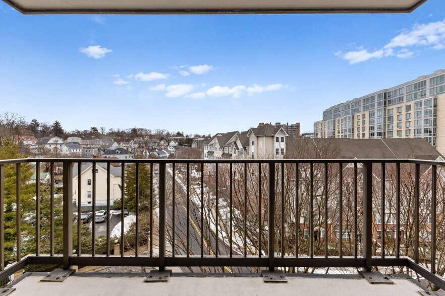 Building Photo - 25 Rockledge Ave