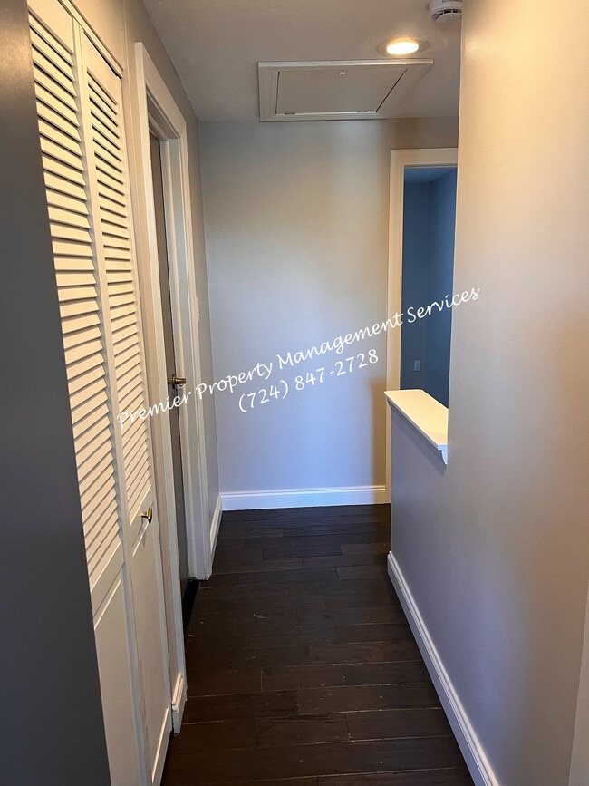 Building Photo - 208 Bonnie Brae Dr