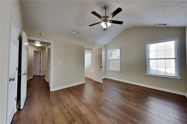 Building Photo - 3165 Bellestone Ct