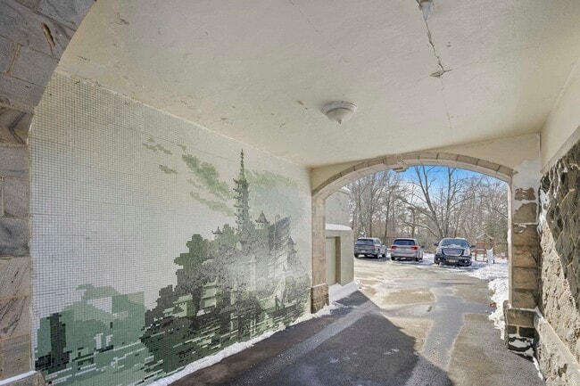 Building Photo - 394 E Palisade Ave