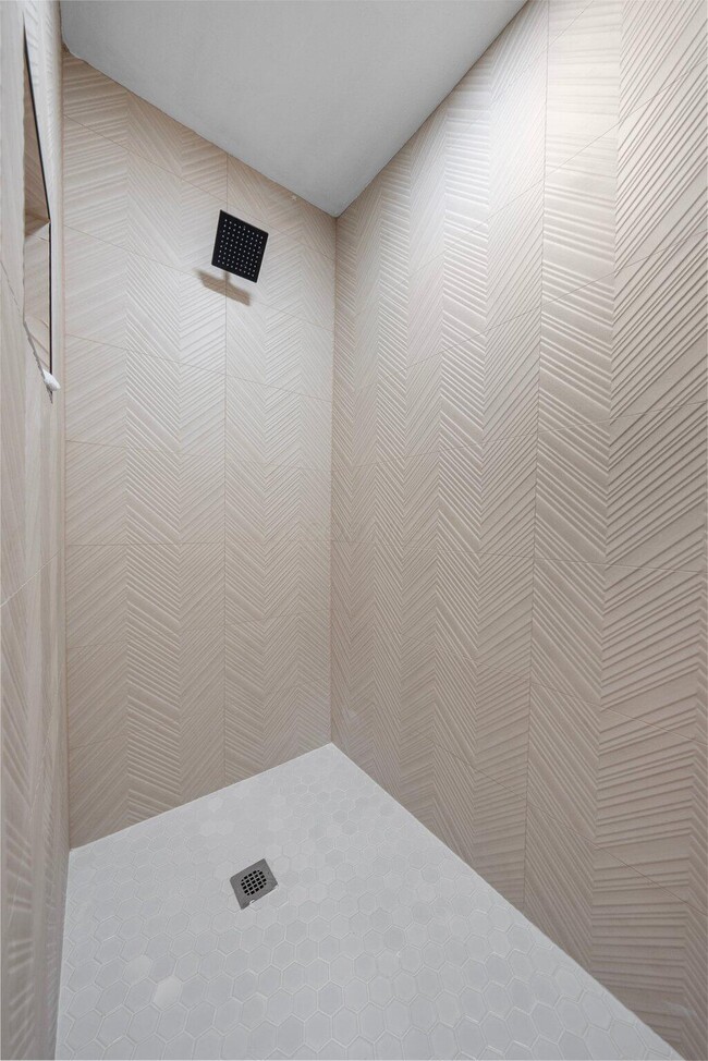 Building Photo - 2583 Wexford Rd