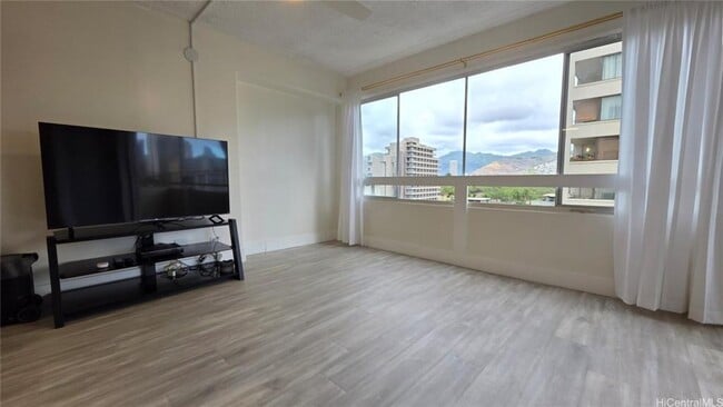 Building Photo - 225 Ka?iulani Ave
