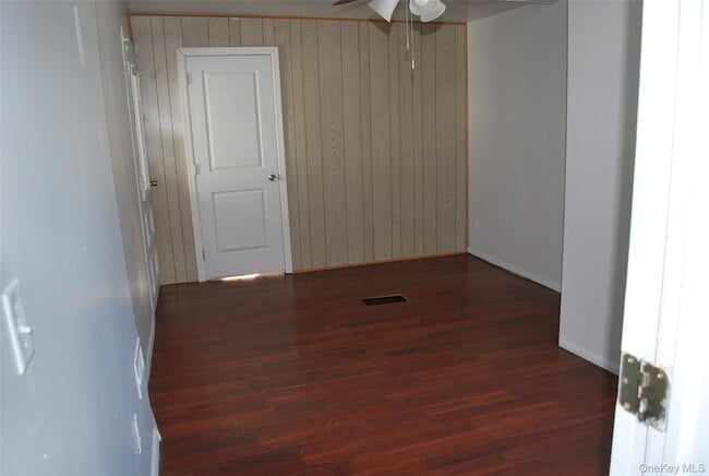 Building Photo - 22 Dekay Rd