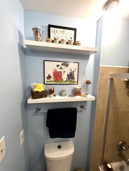 Building Photo - 2522 Howard St NE