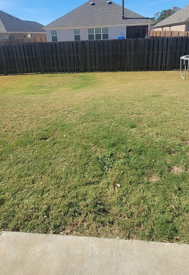 Building Photo - Beautiful 4-bedroom, 2.5- bath home with b...