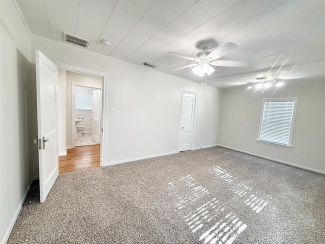 Building Photo - 813 Gale St