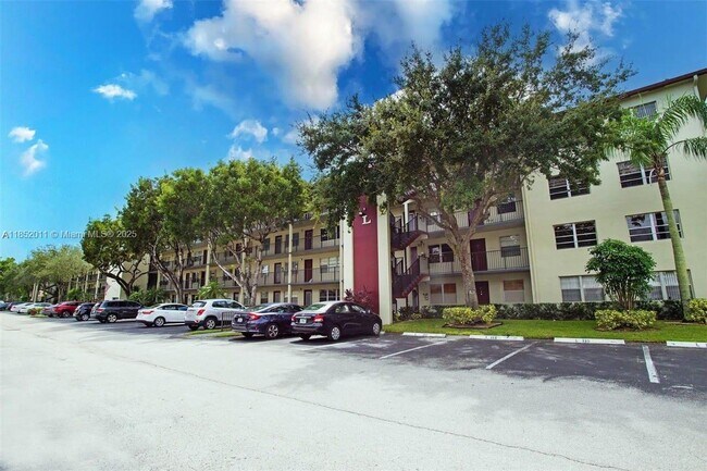 Building Photo - 13250 SW 7th Ct