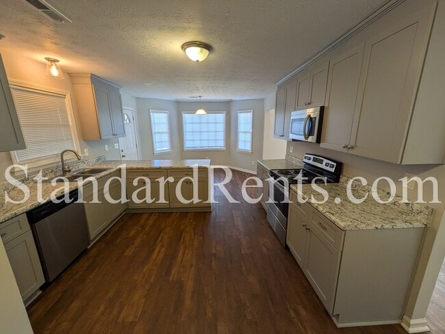 Building Photo - 622 Hickory Hollow Ln