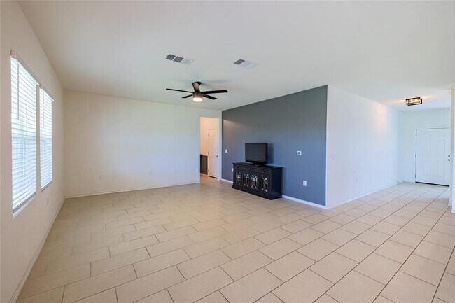Building Photo - 6300 Routenburn St