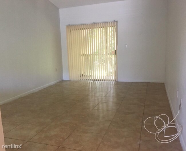 Building Photo - 2 br, 2 bath  - 2218 SW 81st Ave