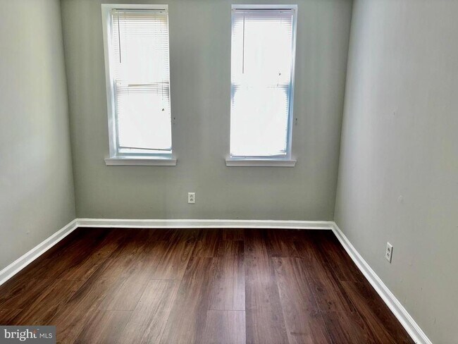 Building Photo - 5258 Hazel Ave