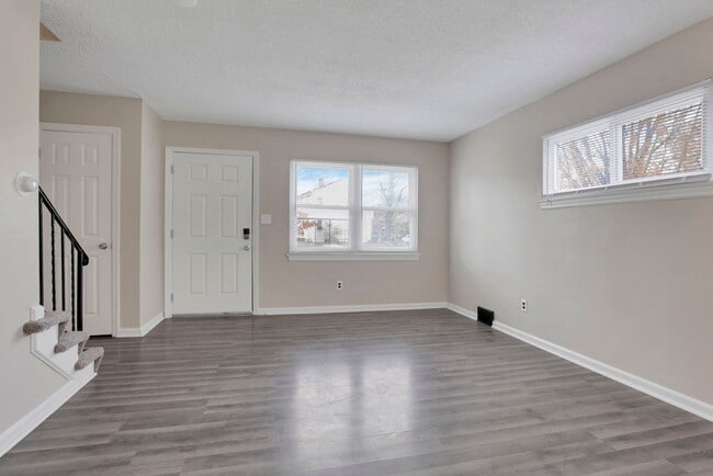 Building Photo - 898-900 Racine Ave