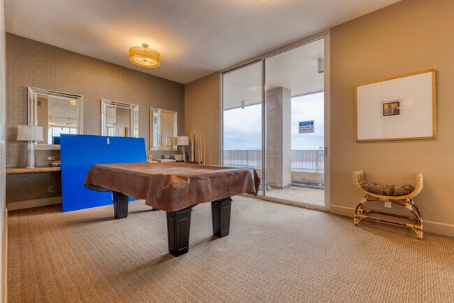Community Area on Penthouse Level - 3535 1st Ave