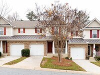 Building Photo - 2 Bedroom 2 Bath Townhome with Unfinished Basement