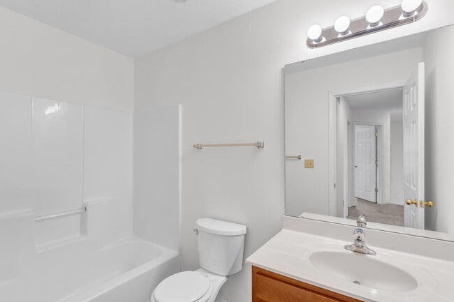 Building Photo - 4919 W Millbrook Dr