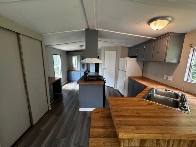Building Photo - 2/2 Mobile Home in Ruthfordton County, NC in Ellenboro