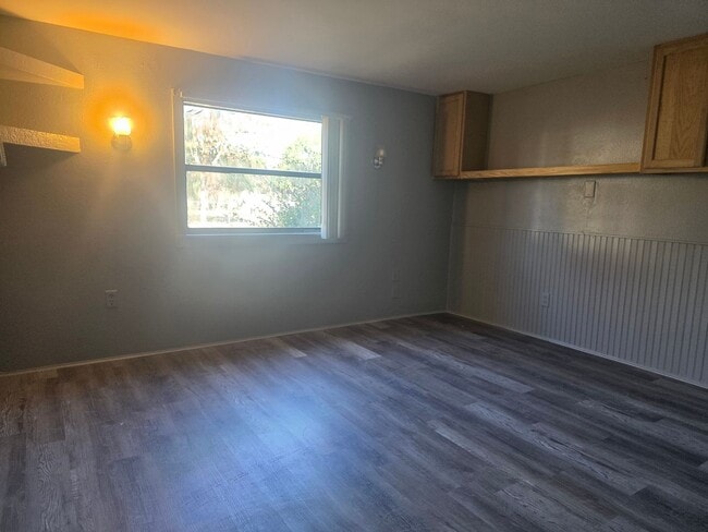 Building Photo - Updated 3 bedroom 2 bath Home for rent