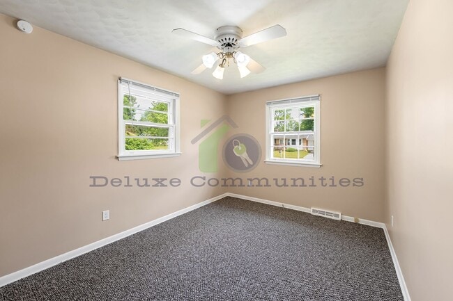 Building Photo - 1244 Katrina Dr SE