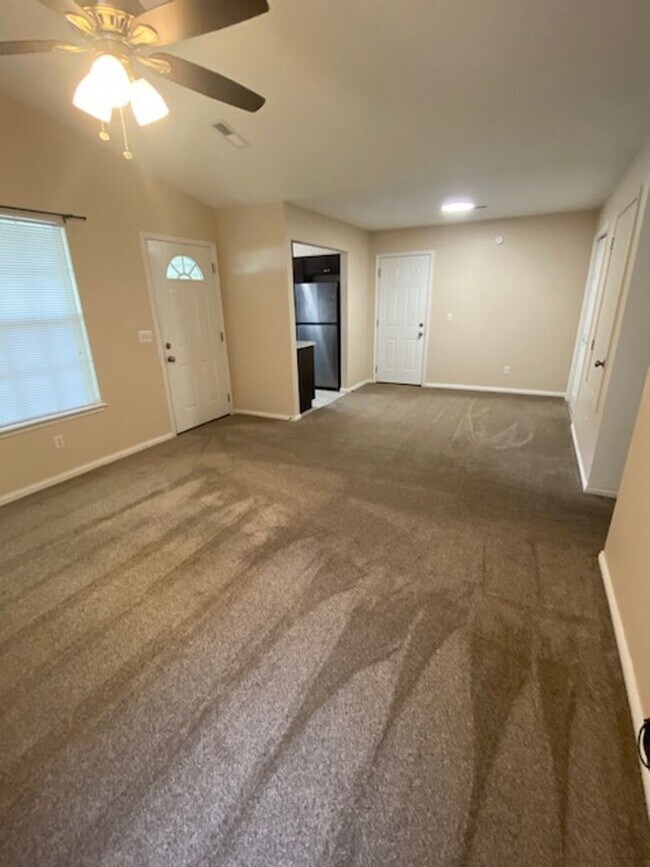 Building Photo - Super Cute 3 Bedroom Home Coming Soon!