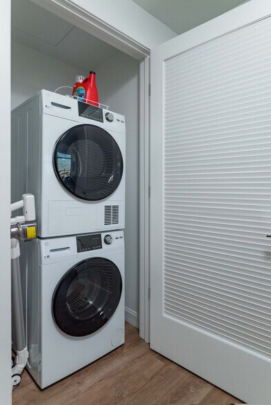 Building Photo - 360 Foley St