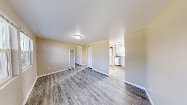 Building Photo - 2405 E St Vrain St