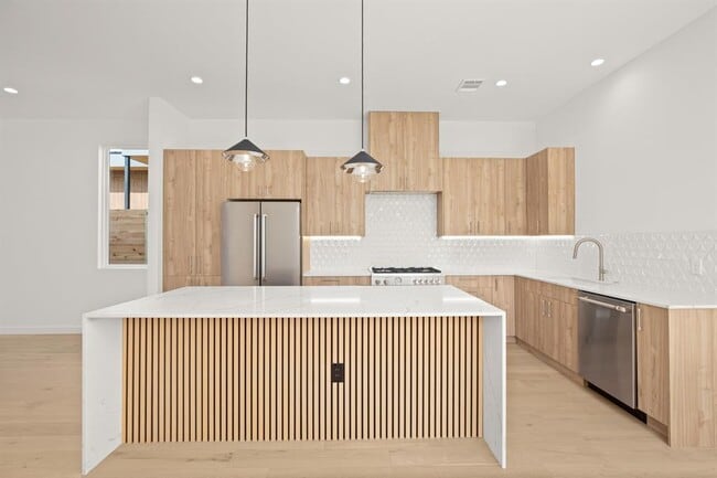 Building Photo - 1714 Woodland Ave