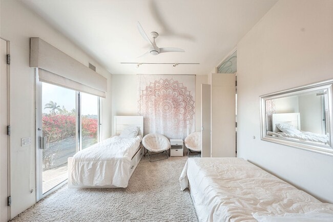 Building Photo - 10272 Overhill Dr