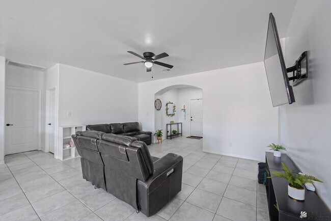 Building Photo - 11762 Gila St