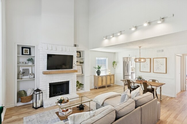 Building Photo - 525 W 30th St