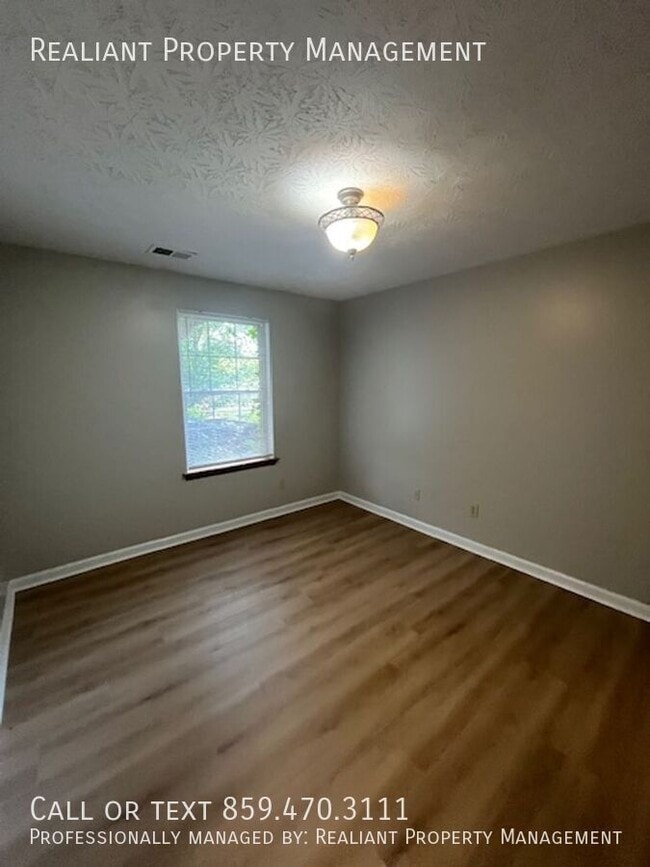 Building Photo - 310 Outrider Way