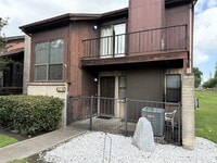 Building Photo - 62 Evanston St