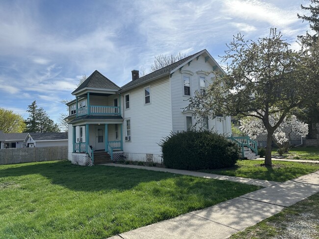 Primary Photo - 304 W Crawford St