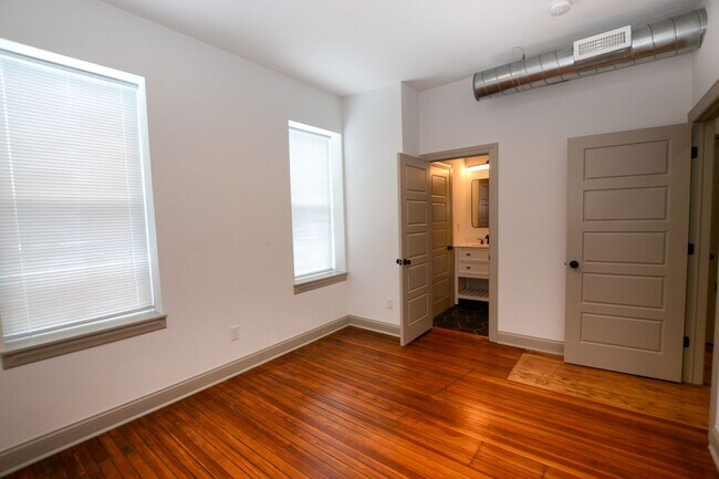 Building Photo - 3611 Newton Ave