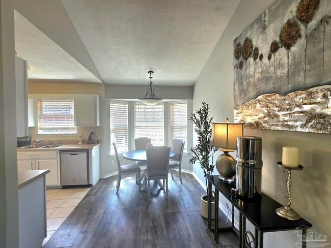 Building Photo - 81 N Jamaica St