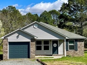 Building Photo - Charming 3-Bedroom Home in Higginson, AR –...