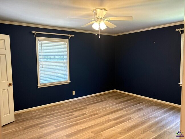 Building Photo - 1442 Maplewood Dr