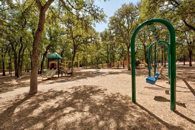 Building Photo - 1809 Forestglade Dr