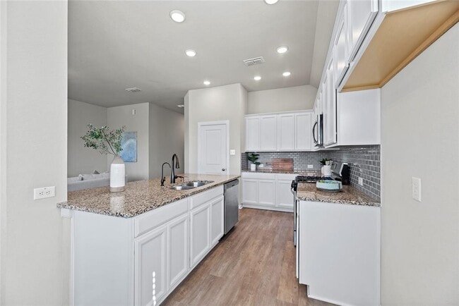 Building Photo - 2522 Blazing Star Dr