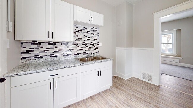 Building Photo - 4500 W 39th St
