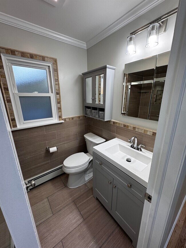 Building Photo - 6500 Columbia Ave