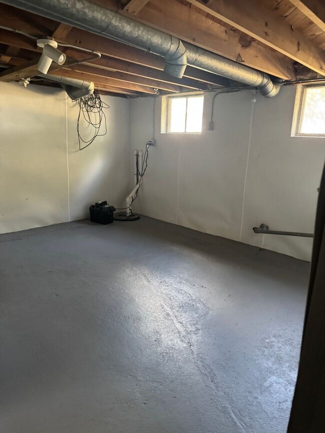 Building Photo - Beautiful, Meticulously Maintained Home in Perrysburg