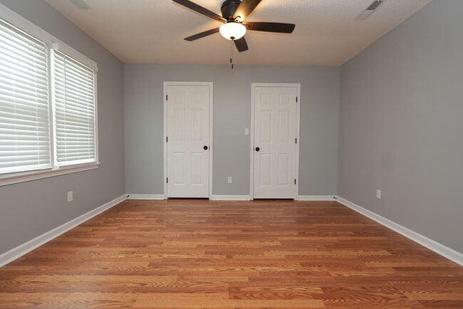 Building Photo - Charming 3-Bedroom, 2-Bathroom Home Perfec...