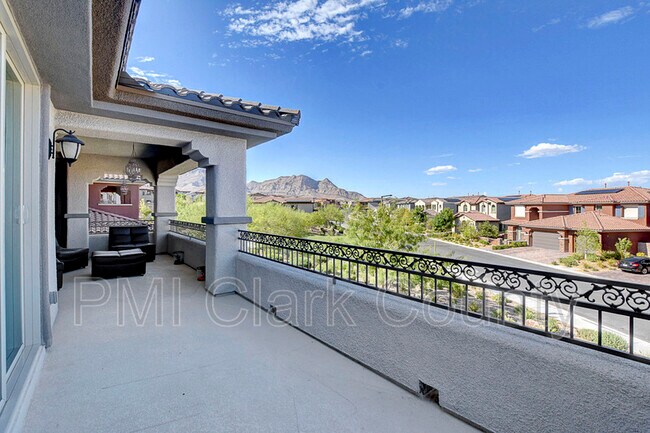 Building Photo - 320 Oakrun Ct