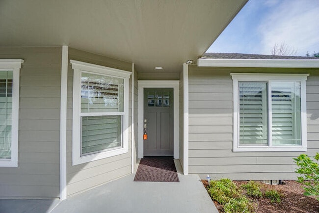 Building Photo - BEAUIFUL RAMBLER IN SOUTHVIEW HEIGHTS