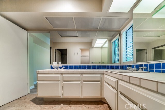 Building Photo - 13236 Valleyheart Dr