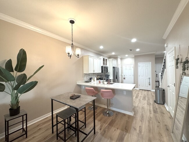 Building Photo - Hillcroft Drive