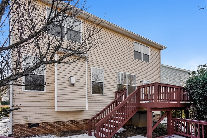 Building Photo - 360 Stobhill Ln